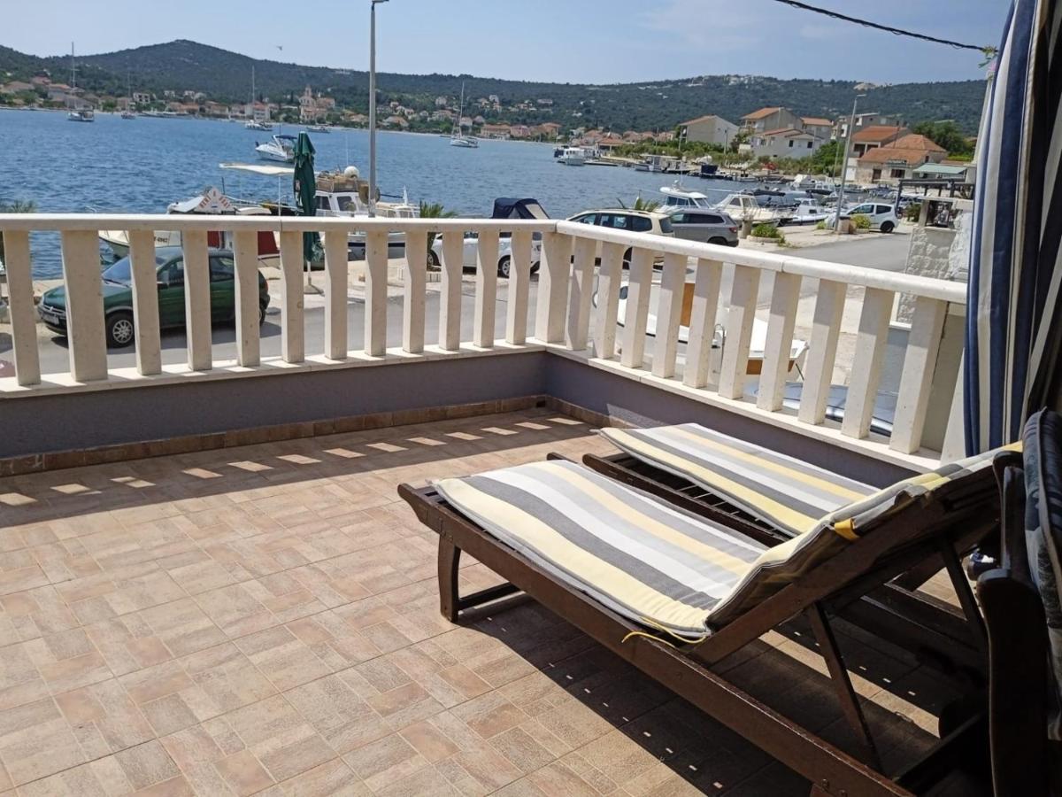 Apartment Josip - 5 M From Beach Vinišće Kültér fotó